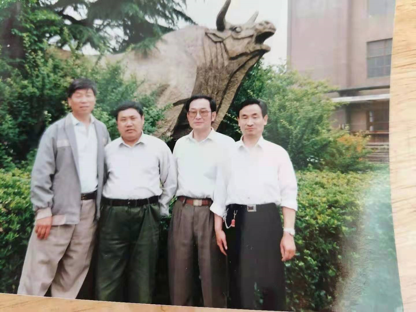 回望矿山路上的机械工业区